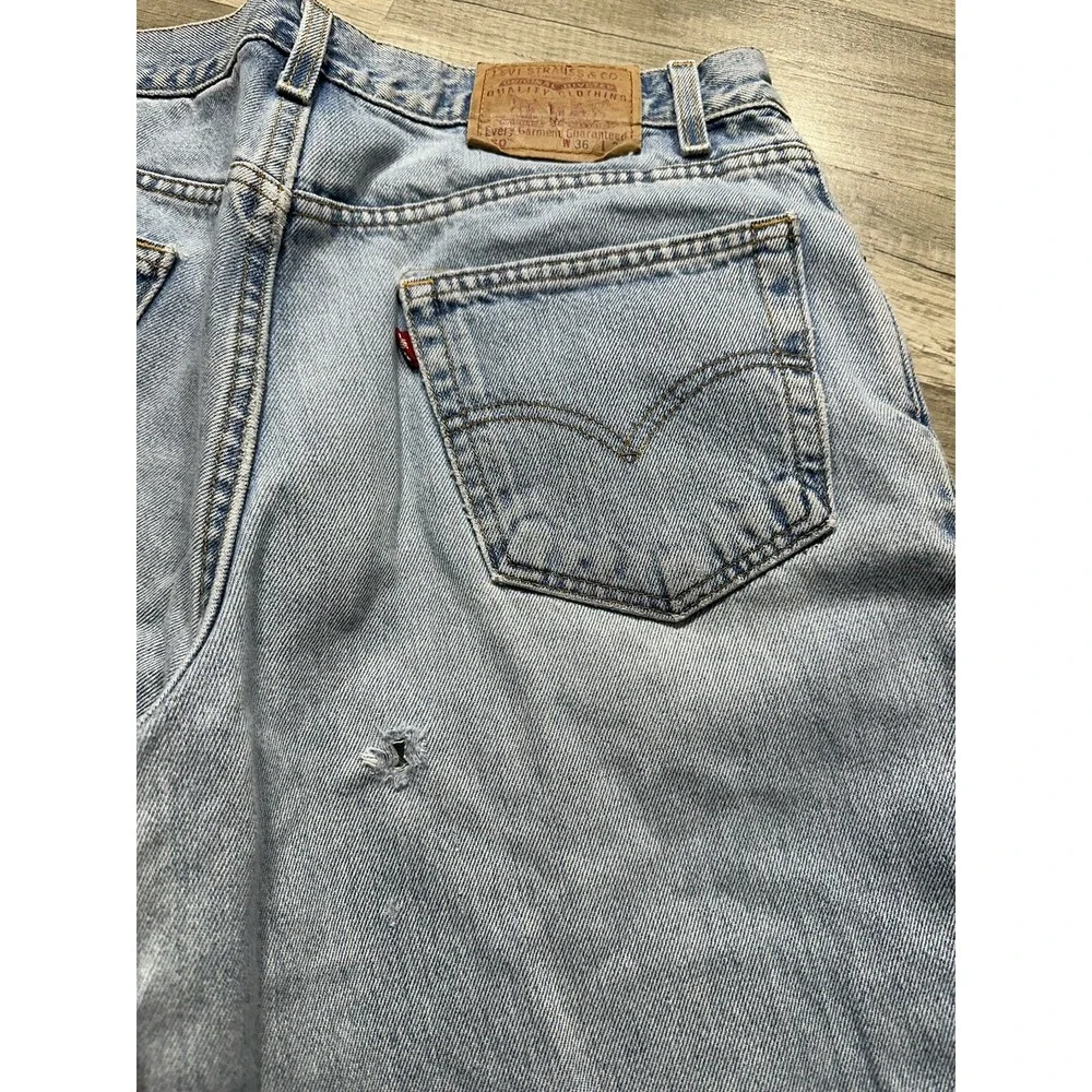 Vintage 90s Levi's 550‎ Jeans Straight Leg Relaxed Fit Light Wash 35 X 28.5